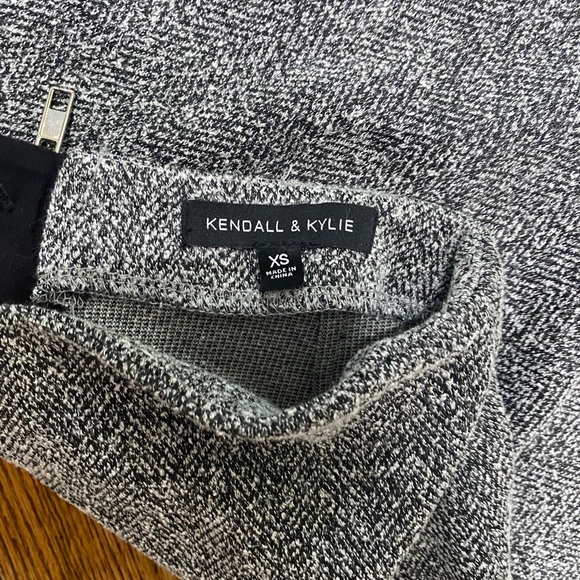 Kendall & Lyle mini skirt, size XS - Picture 3 of 3